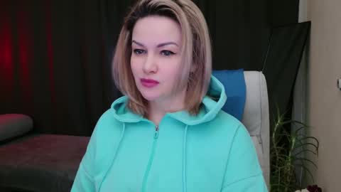 Snapshot of mishamilf chatting on March 12, 8:51 am Misha online show from March 12, 8:51 am