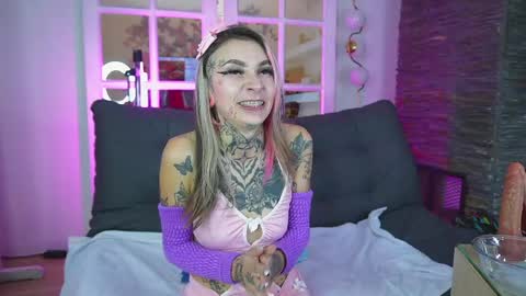 miss___angel online show from June 1, 1:46 pm