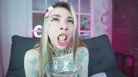 miss___angel online show from June 13, 11:18 am