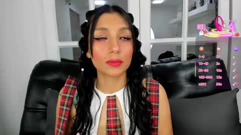 Snapshot of miss___evangeline chatting on February 27, 11:10 am Evangeline online show from February 27, 11:10 am