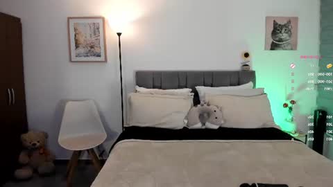 miss__jones_ online show from June 11, 12:32 am