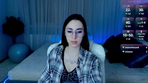 Linn online show from December 4, 1:35 pm