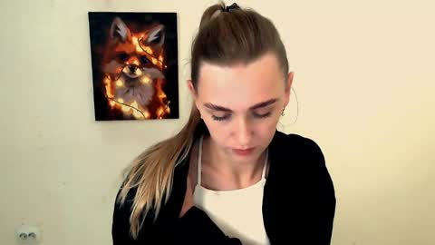 Snapshot of miss_angelina_ chatting on September 17, 8:12 am Angelina online show from September 17, 8:12 am