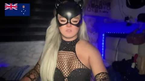 Call me  Miss Antonette  online show from June 6, 9:21 pm