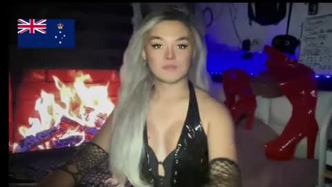 Call me  Miss Antonette  online show from July 16, 2:16 am