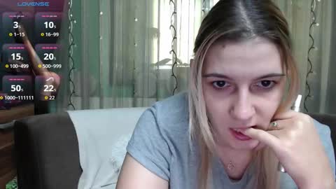 Snapshot of miss_antonia95 chatting on October 14, 7:55 am Antonia online show from October 14, 7:55 am