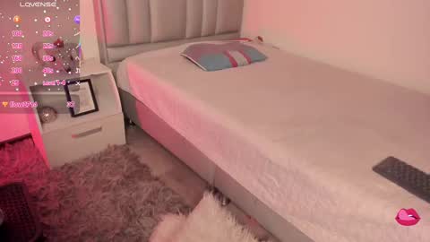 Snapshot of miss_auroraa chatting on September 27, 2:41 am Aurora online show from September 27, 2:41 am