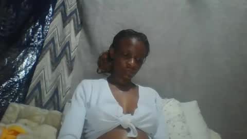 miss_belllo online show from February 11, 4:46 pm