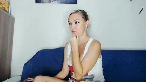 miss_blonde1 online show from October 28, 7:25 am