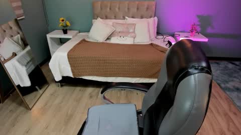 Cataleya online show from November 22, 11:57 am