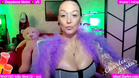 Snapshot of miss_charlee chatting on September 25, 2:21 am theMissCharlee online show from September 25, 2:21 am