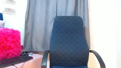 Snapshot of miss_cuteface chatting on October 18, 9:27 pm miss_cuteface online show from October 18, 9:27 pm