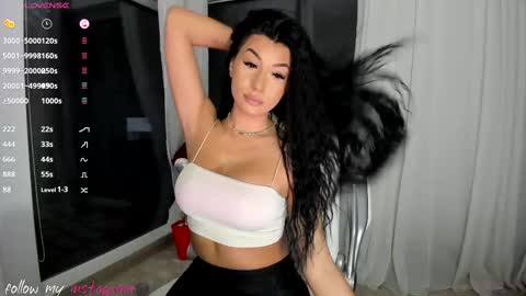 Snapshot of miss_diamond__ chatting on February 15, 5:09 am miss_diamond__ online show from February 15, 5:09 am