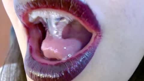 Miss Evoleth online show from September 15, 8:05 pm