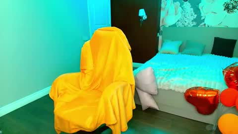 miss_kiten online show from June 6, 9:10 pm