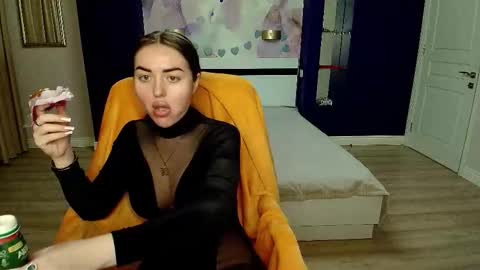 miss_kiten online show from January 8, 2:37 am