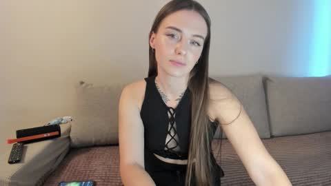 Snapshot of miss_kitty13 chatting on October 10, 2:49 am Kitty online show from October 10, 2:49 am