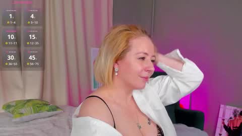 miss_lisaa online show from November 24, 3:08 am