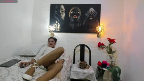Snapshot of miss_lucero1 chatting on January 13, 2:28 am lucero online show from January 13, 2:28 am