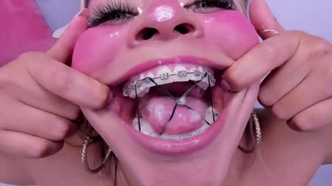 miss_lucyla online show from June 4, 2:43 pm