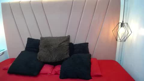 Snapshot of miss_m1a chatting on September 11, 2:23 am mia online show from September 11, 2:23 am