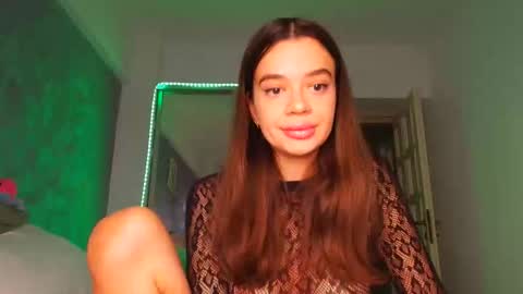 Snapshot of miss_medyson chatting on September 19, 7:29 am miss_medyson online show from September 19, 7:29 am