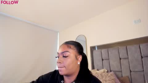 Mian  online show from December 14, 7:30 pm