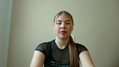 sophi 3 online show from June 17, 6:09 pm
