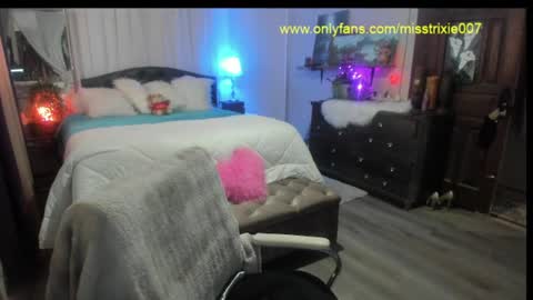 Trixie007 online show from July 16, 5:39 pm