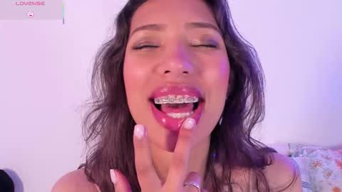 Miss Veronica online show from March 5, 12:11 pm