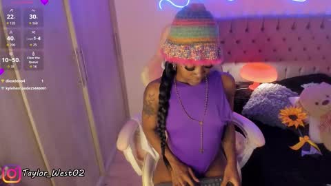 Tay Tay Independent Model   online show from March 11, 6:50 am