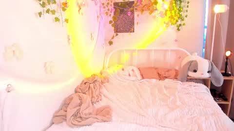 Tina  Julie online show from December 4, 11:45 am
