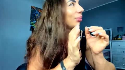 Alesyamuscledoll online show from October 5, 7:19 pm