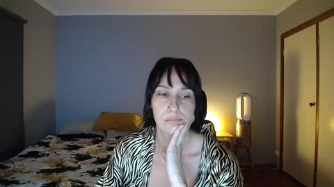 Snapshot of misscarmilla444 chatting on September 22, 1:04 am MissCarmilla444 online show from September 22, 1:04 am