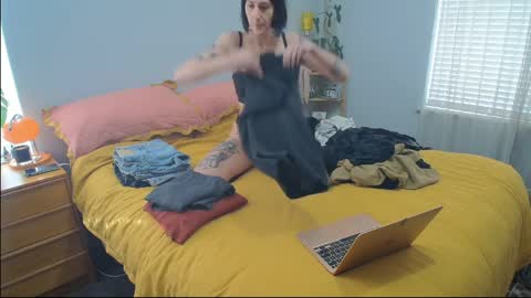 MissCarmilla444 online show from April 3, 2:42 am