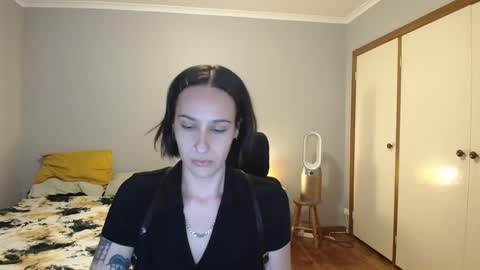 Snapshot of misscarmilla444 chatting on September 25, 4:00 am MissCarmilla444 online show from September 25, 4:00 am