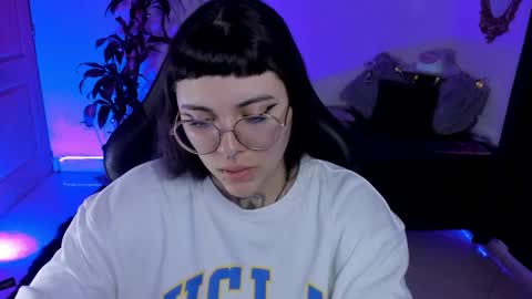 Missy Charlottte.  Hey remember to give me a thumbs up ty online show from January 24, 4:27 am