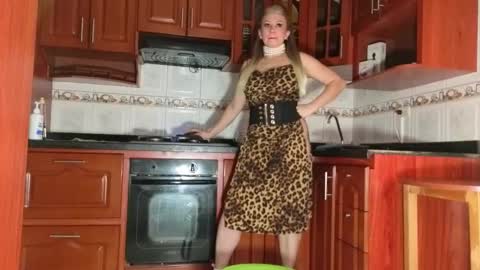 Snapshot of missescarleth chatting on September 20, 3:27 am Escarlet online show from September 20, 3:27 am
