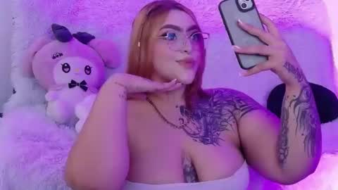 missevans_ online show from May 22, 10:41 pm