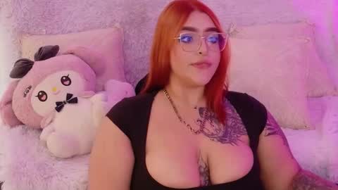 missevans_ online show from May 28, 7:23 pm