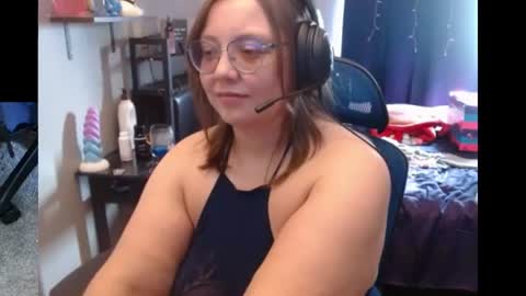 missfoxe12 online show from July 19, 9:06 pm