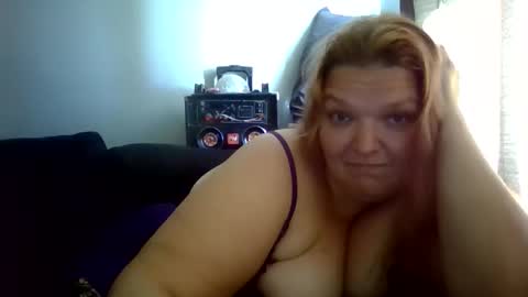 gamerchick89 online show from March 15, 5:59 pm