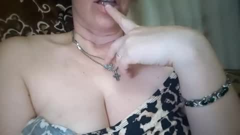 missielorrie online show from June 13, 7:00 pm