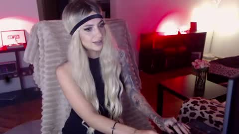 MissJenny7 online show from July 24, 9:44 pm