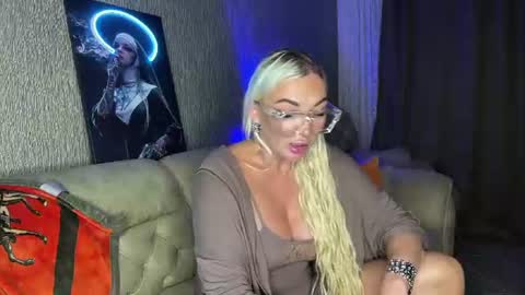 Jess online show from July 21, 6:08 pm