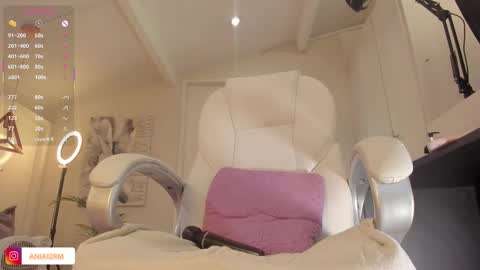 Ania online show from October 4, 4:00 pm