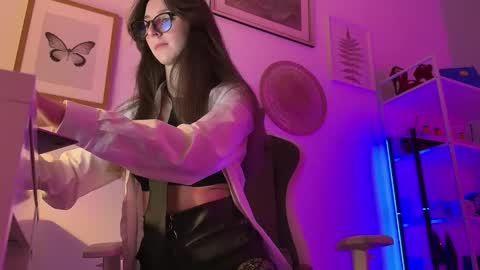 misslalii online show from March 28, 9:03 pm