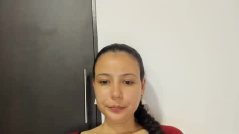 Snapshot of misslatinrose chatting on September 25, 12:32 am Rose online show from September 25, 12:32 am