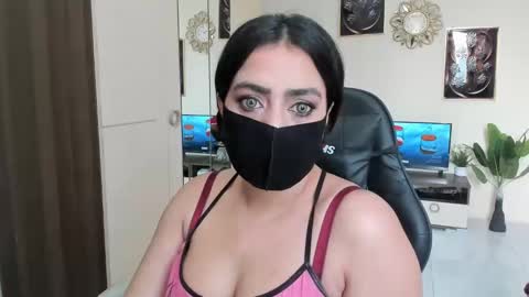 Snapshot of missmask24 chatting on September 28, 1:05 pm Missmask24 online show from September 28, 1:05 pm
