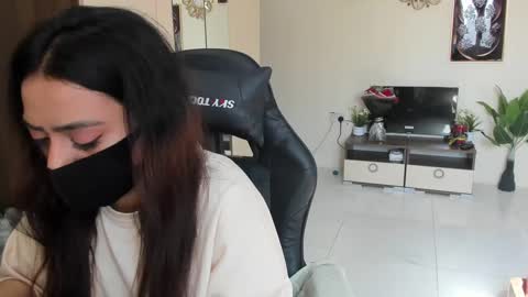 Snapshot of missmask24 chatting on October 1, 10:53 am Missmask24 online show from October 1, 10:53 am